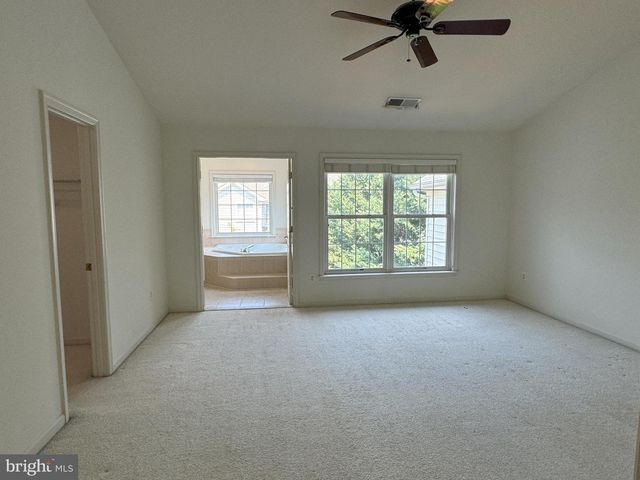 4035 ROYAL LYTHAM DR, Fairfax, VA 22033