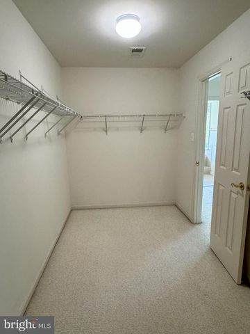 4035 ROYAL LYTHAM DR, Fairfax, VA 22033
