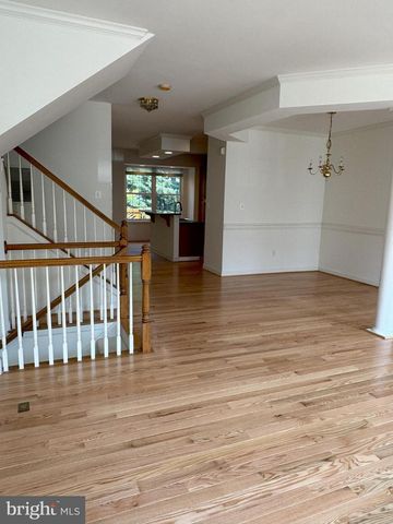 4035 ROYAL LYTHAM DR, Fairfax, VA 22033