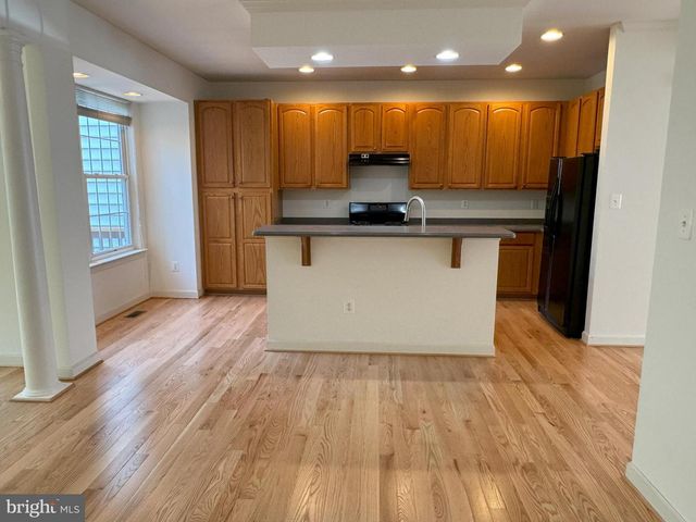 4035 ROYAL LYTHAM DR, Fairfax, VA 22033