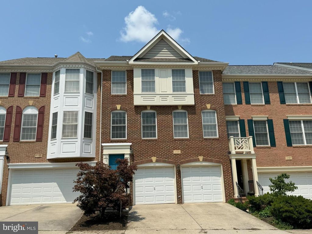 4035 ROYAL LYTHAM DR, Fairfax, VA 22033
