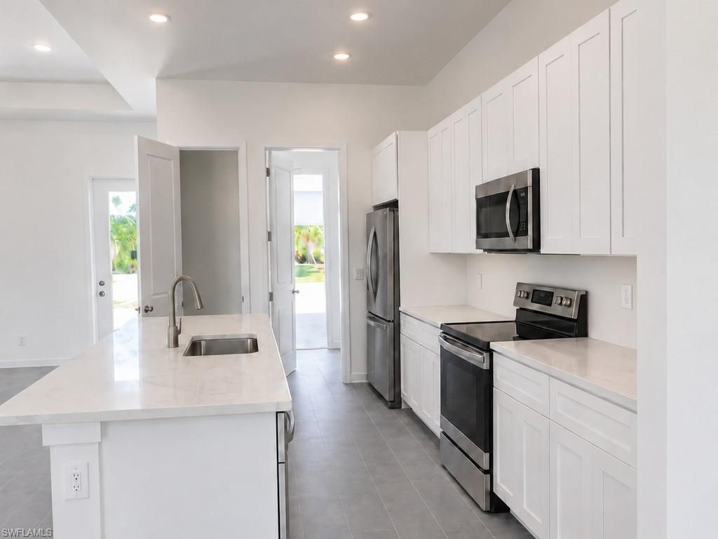 3760 Gasparilla ST, ST. JAMES CITY, FL 33956 — photo 2