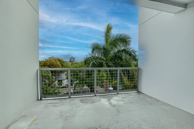236 SE 5th Avenue 205, Delray Beach, FL 33483