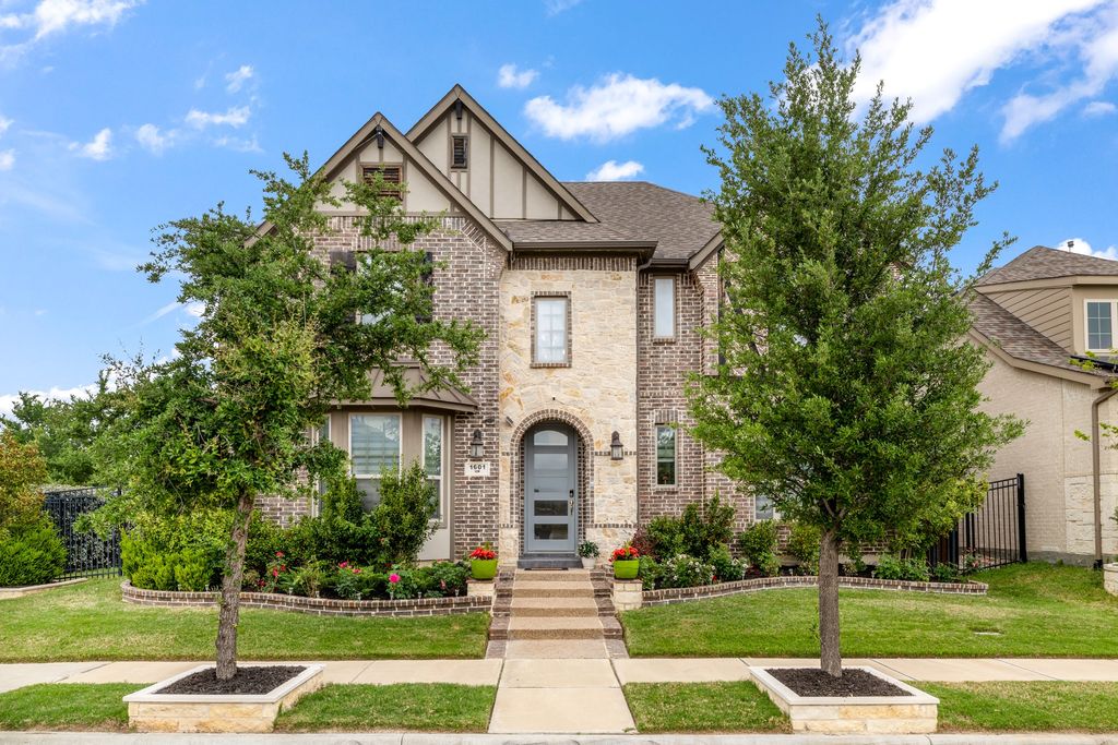 1601 Birds Fort Trail, Arlington, TX 76005