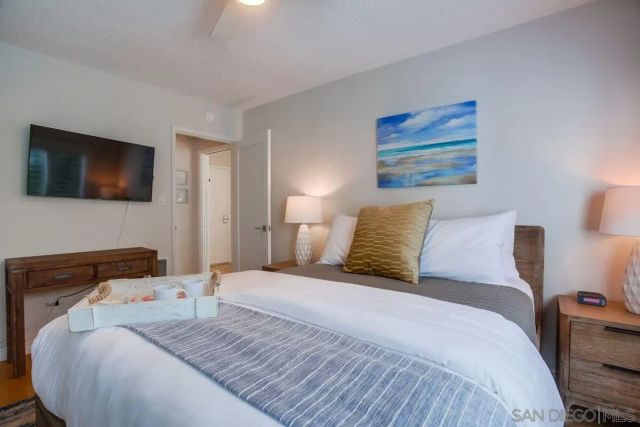 245 Coast D2, La Jolla, CA 92037