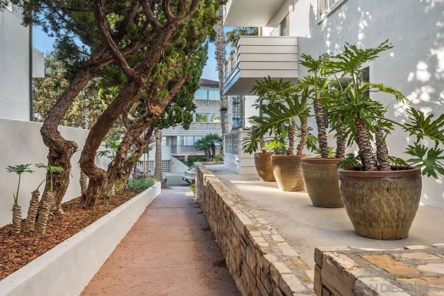 245 Coast D2, La Jolla, CA 92037