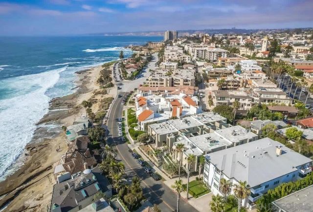 245 Coast D2, La Jolla, CA 92037