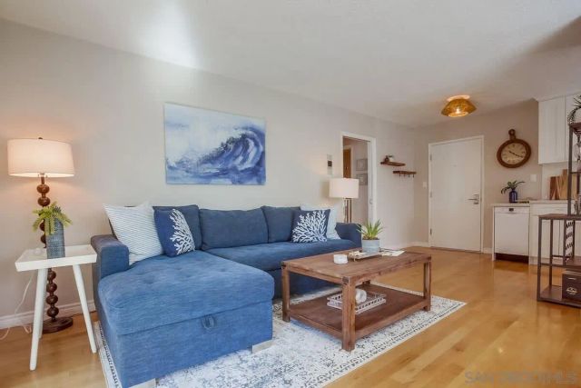 245 Coast D2, La Jolla, CA 92037