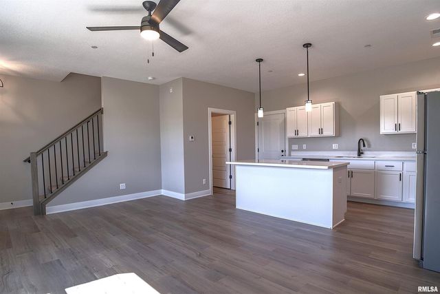 1004 S 4TH Street, Clinton, IA 52732