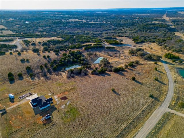 30 Crest Ridge Court, Mineral Wells, TX 76067