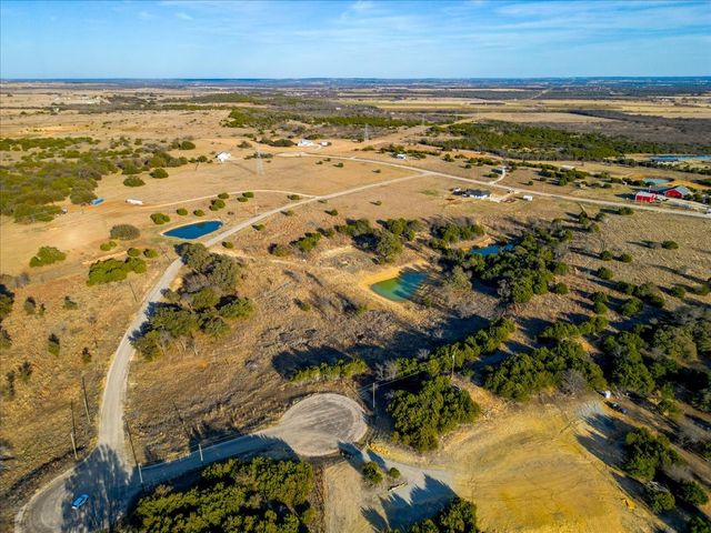 30 Crest Ridge Court, Mineral Wells, TX 76067