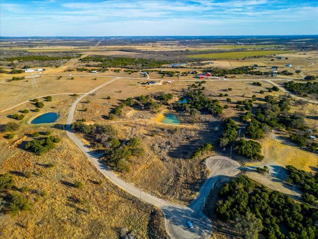 30 Crest Ridge Court, Mineral Wells, TX 76067