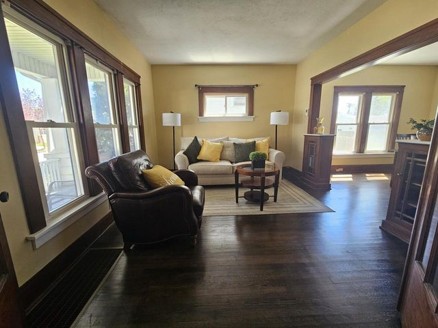 1324 Hayes AVENUE, Racine, WI 53405