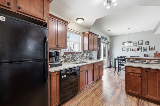 1678 Burr Dr, North Liberty, IA 52317