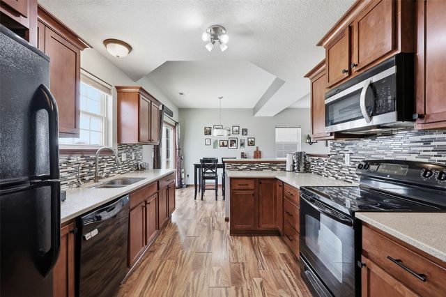 1678 Burr Dr, North Liberty, IA 52317