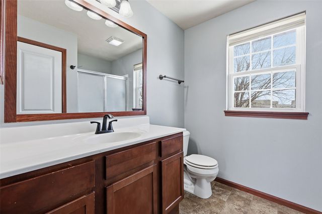 1678 Burr Dr, North Liberty, IA 52317