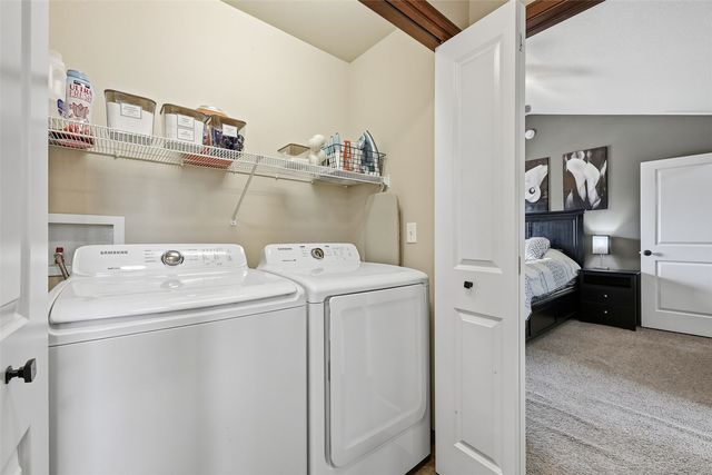 1678 Burr Dr, North Liberty, IA 52317