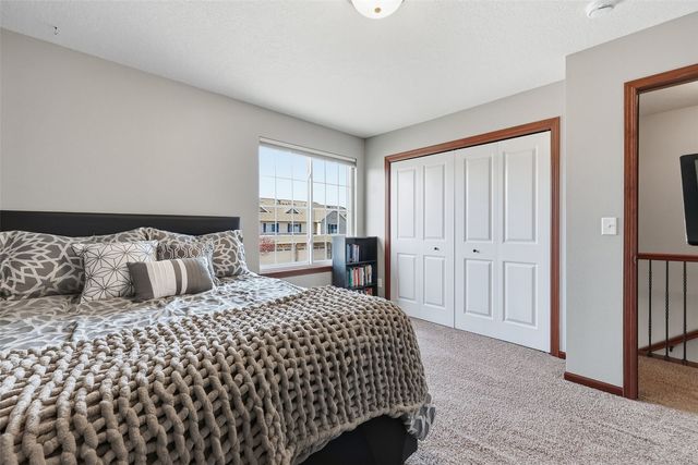 1678 Burr Dr, North Liberty, IA 52317