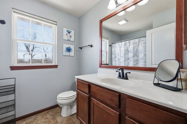 1678 Burr Dr, North Liberty, IA 52317