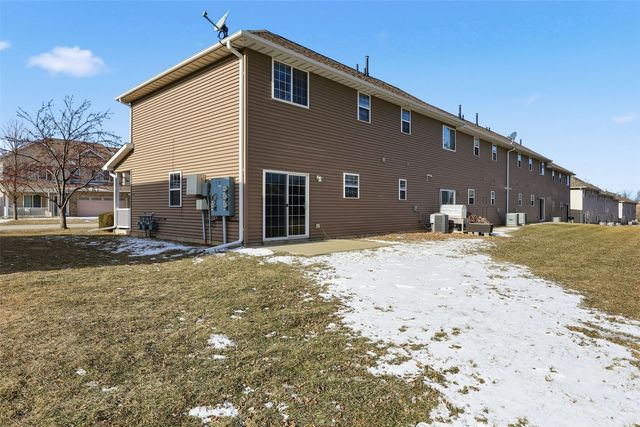 1678 Burr Dr, North Liberty, IA 52317