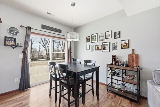 1678 Burr Dr, North Liberty, IA 52317