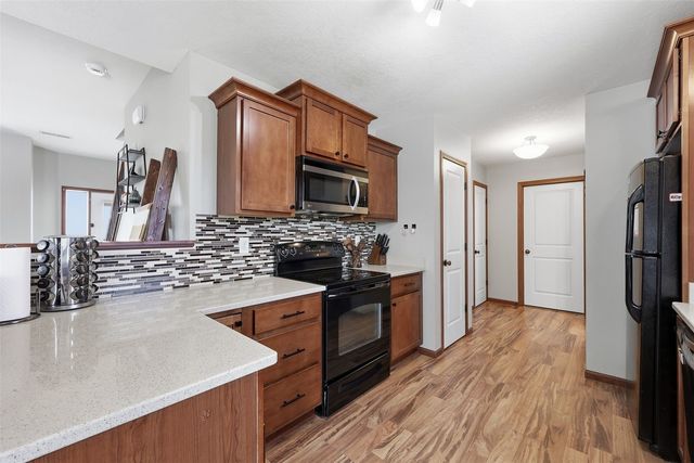 1678 Burr Dr, North Liberty, IA 52317