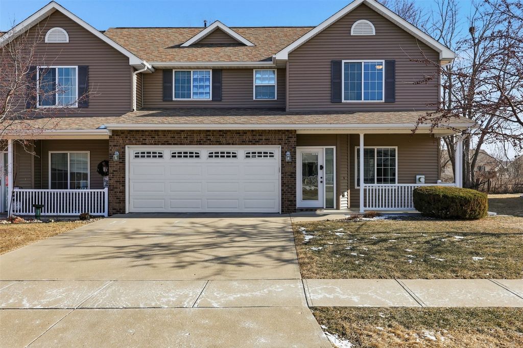 1678 Burr Dr, North Liberty, IA 52317