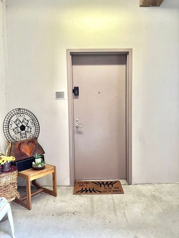 130 John St G01, Lowell, MA 01852