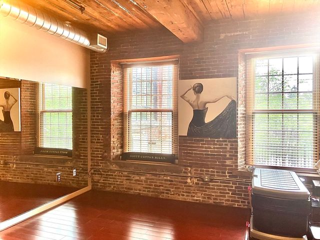 130 John St G01, Lowell, MA 01852