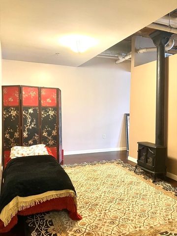 130 John St G01, Lowell, MA 01852