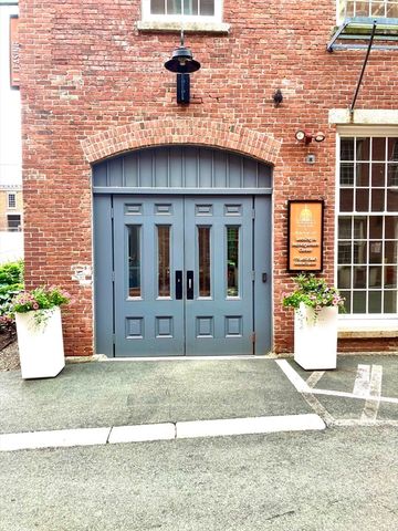 130 John St G01, Lowell, MA 01852