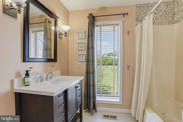 1015 GLEBE VIEW LN, Lottsburg, VA 22511