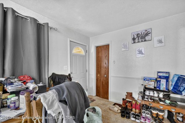 2212 Auburn Avenue, Holt, MI 48842