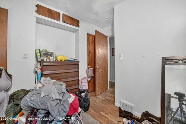 2212 Auburn Avenue, Holt, MI 48842
