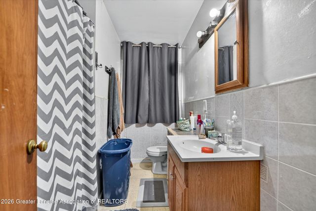 2212 Auburn Avenue, Holt, MI 48842
