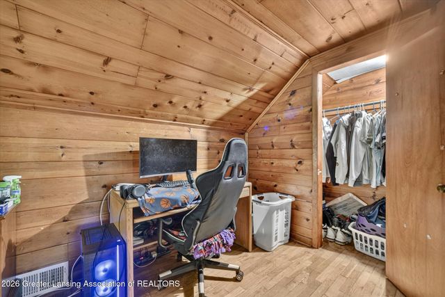 2212 Auburn Avenue, Holt, MI 48842