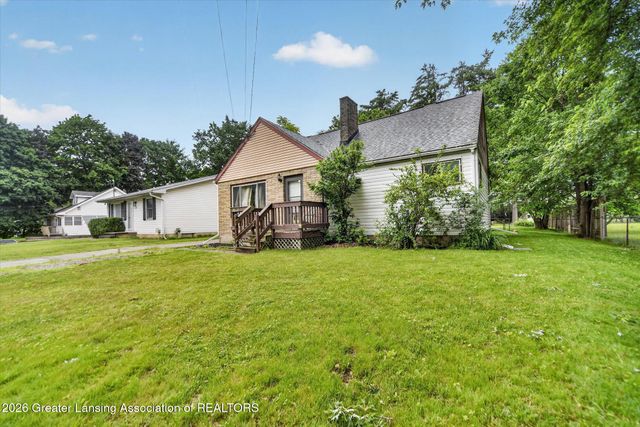 2212 Auburn Avenue, Holt, MI 48842