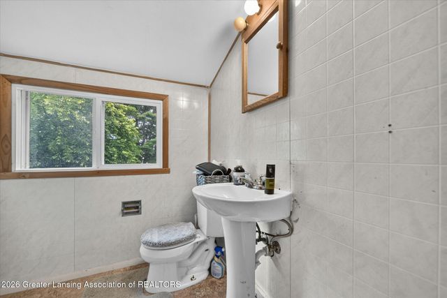 2212 Auburn Avenue, Holt, MI 48842