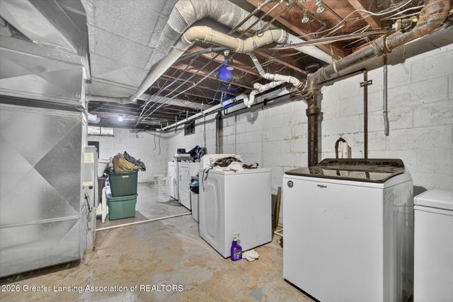 2212 Auburn Avenue, Holt, MI 48842