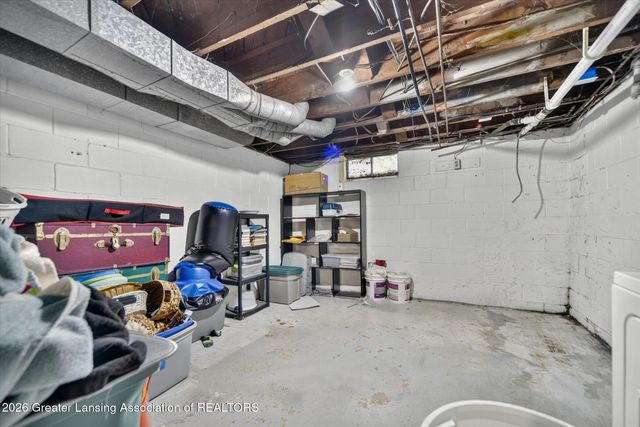 2212 Auburn Avenue, Holt, MI 48842