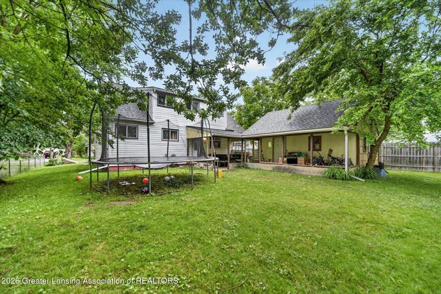 2212 Auburn Avenue, Holt, MI 48842