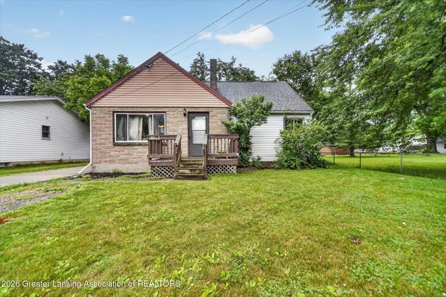 2212 Auburn Avenue, Holt, MI 48842