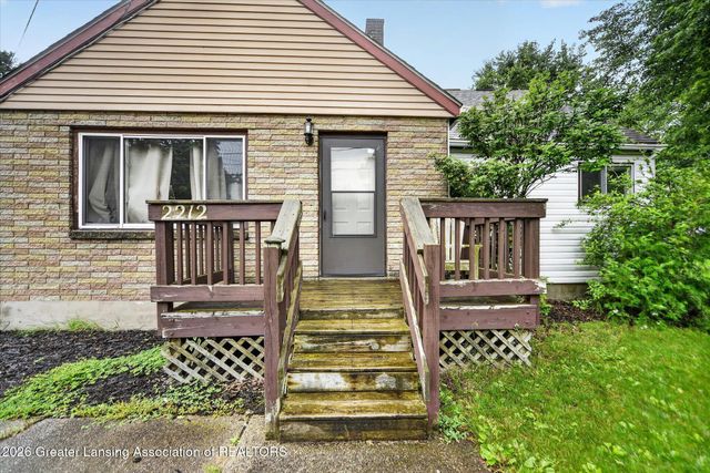 2212 Auburn Avenue, Holt, MI 48842