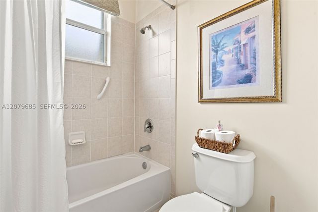 2466 NE 3rd Ct, Homestead, FL 33033
