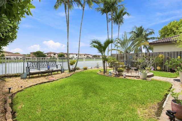 2466 NE 3rd Ct, Homestead, FL 33033