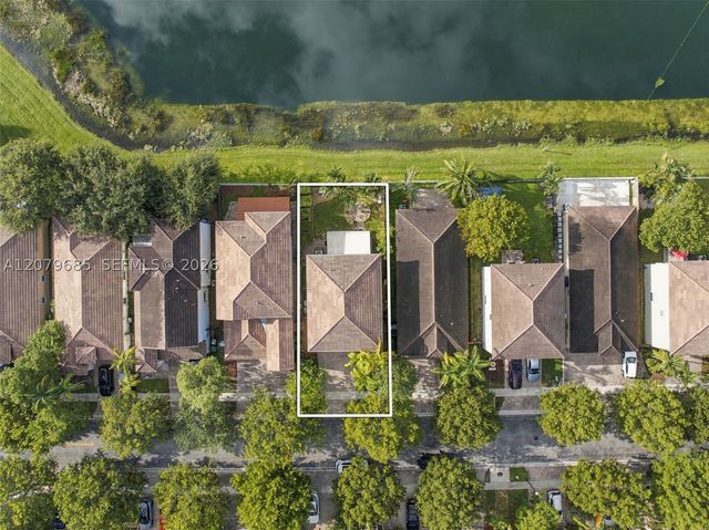 2466 NE 3rd Ct, Homestead, FL 33033