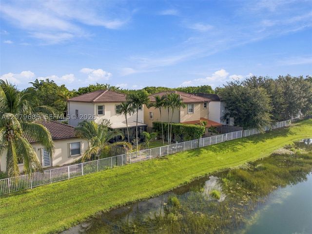 2466 NE 3rd Ct, Homestead, FL 33033