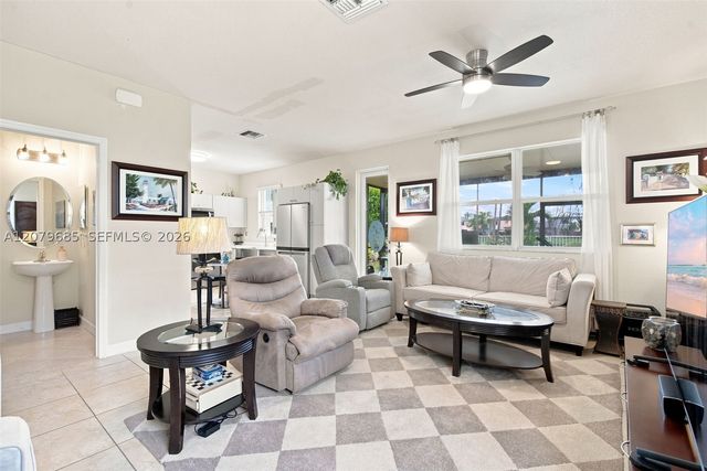 2466 NE 3rd Ct, Homestead, FL 33033