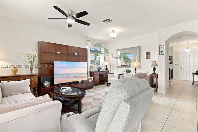 2466 NE 3rd Ct, Homestead, FL 33033