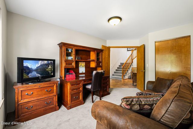 1407 Mathison DR, Sandpoint, ID 83864